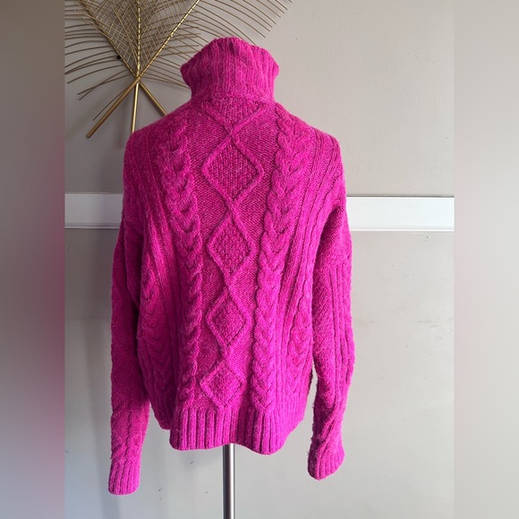 Pink Cable Knit Women's Sweater Size Small - Picture 3 of 4